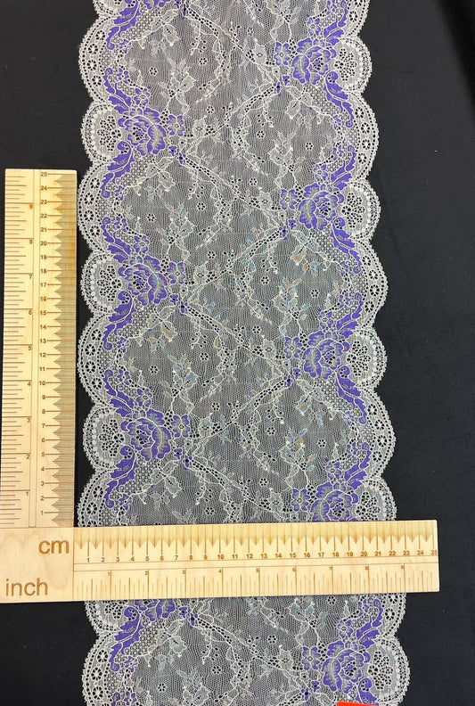 Attēls ar Elastīga smalka mežģīne 24 cm-pelēka ar violetiem akcentiem – pieejams internetā Šarlotes audumi