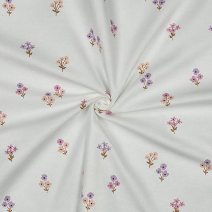 Image of floral flannel 165 g/m² – available at Šarlotes audumi
