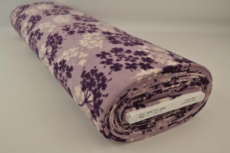 Bild mit Fleece-Stoff mit Baummuster – violett/beige – online bei Šarlotes audumi erhältlich
