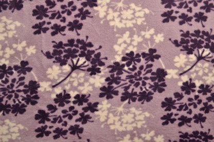 Bild mit Fleece-Stoff mit Baum-Muster – violett/beige – online erhältlich bei Šarlotes audumi