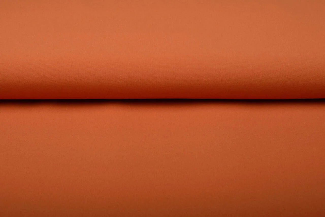txt
Image de gabardine orange – disponible en ligne chez Šarlotes audumi