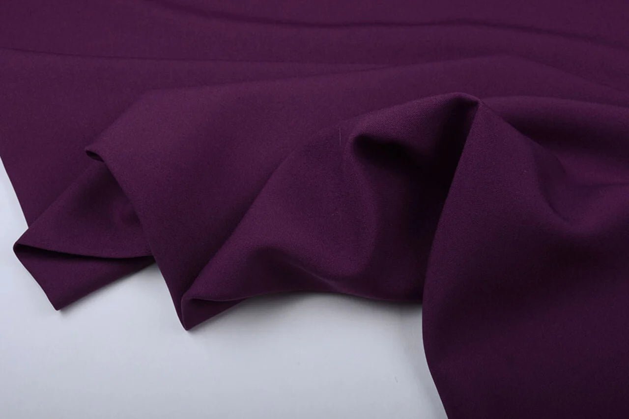 Attēls ar Gabardīns-tumši lillā 180 g/m² – pieejams Šarlotes audumi