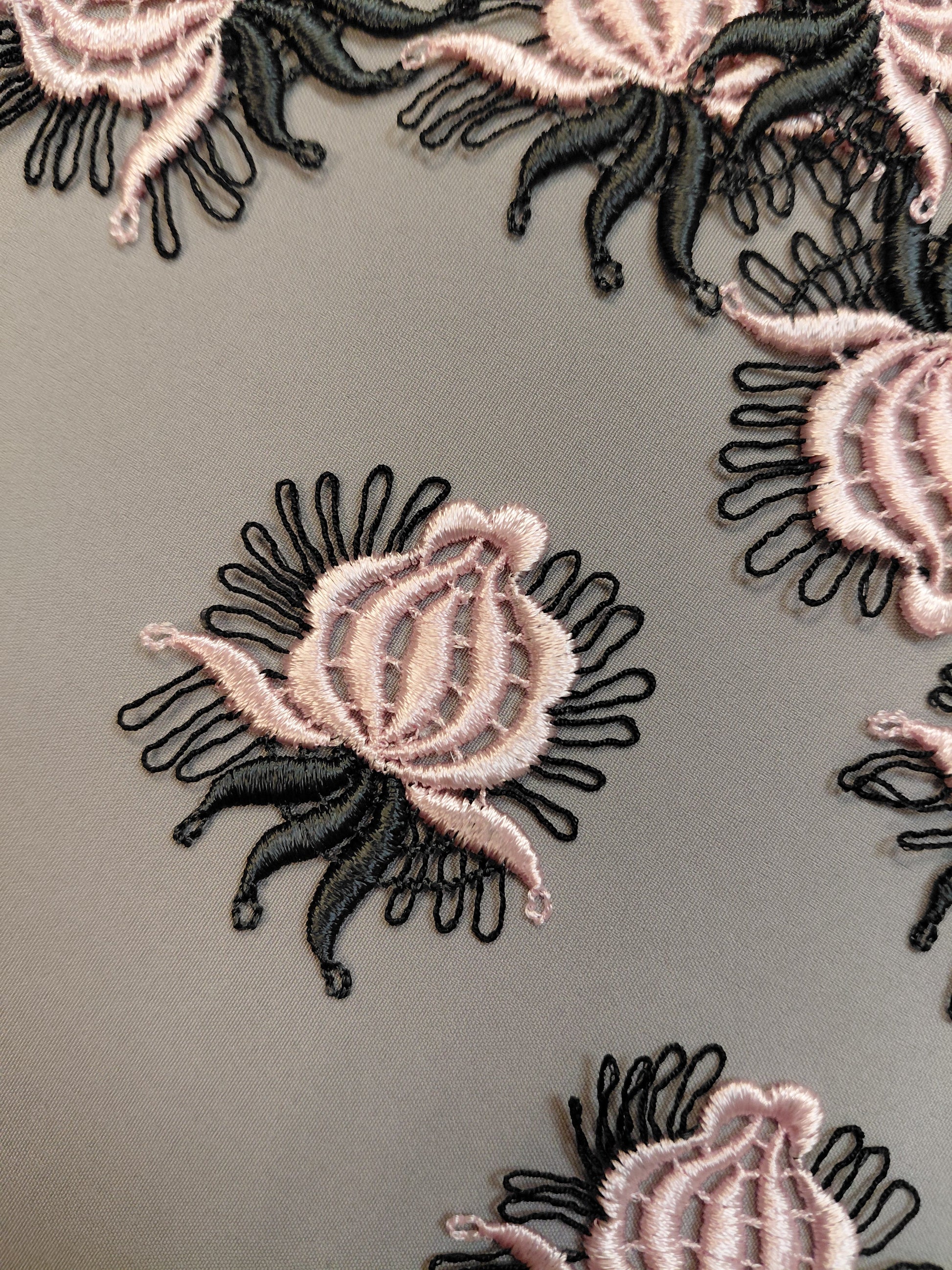 Image with patch/embroidery 5 x 5 cm – available at Šarlotes audumi