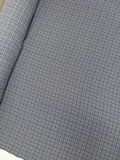 Image of Italian 100% cotton fabric in gray with a checkered pattern, medium-thickness fabric for clothing, 195 g/m² – available at Šarlotes fabrics