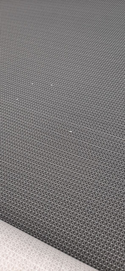 alt
Image of Italian printed cotton poplin fabric – grey geometric pattern | 100% cotton | 100 g/m² | 147 cm – available at Šarlotes audumi