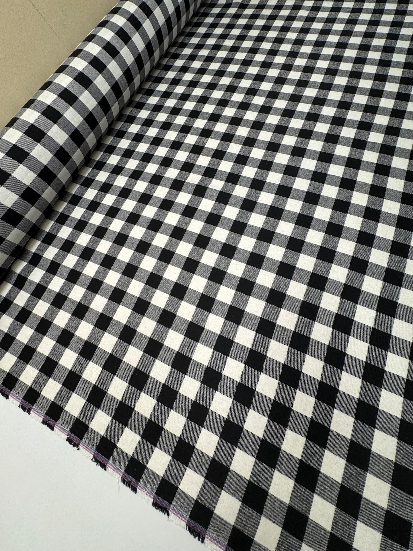 Image of Italian cotton and polyamide fabric with a black-and-white check pattern, 165 g/m2 – available at Šarlotes audumi