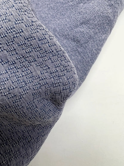 Tissu italien à double armure en polyamide et soie – bleu | 83% polyamide, 17% soie | 230 g/m² | 140 cm – disponible chez Šarlotes audumi