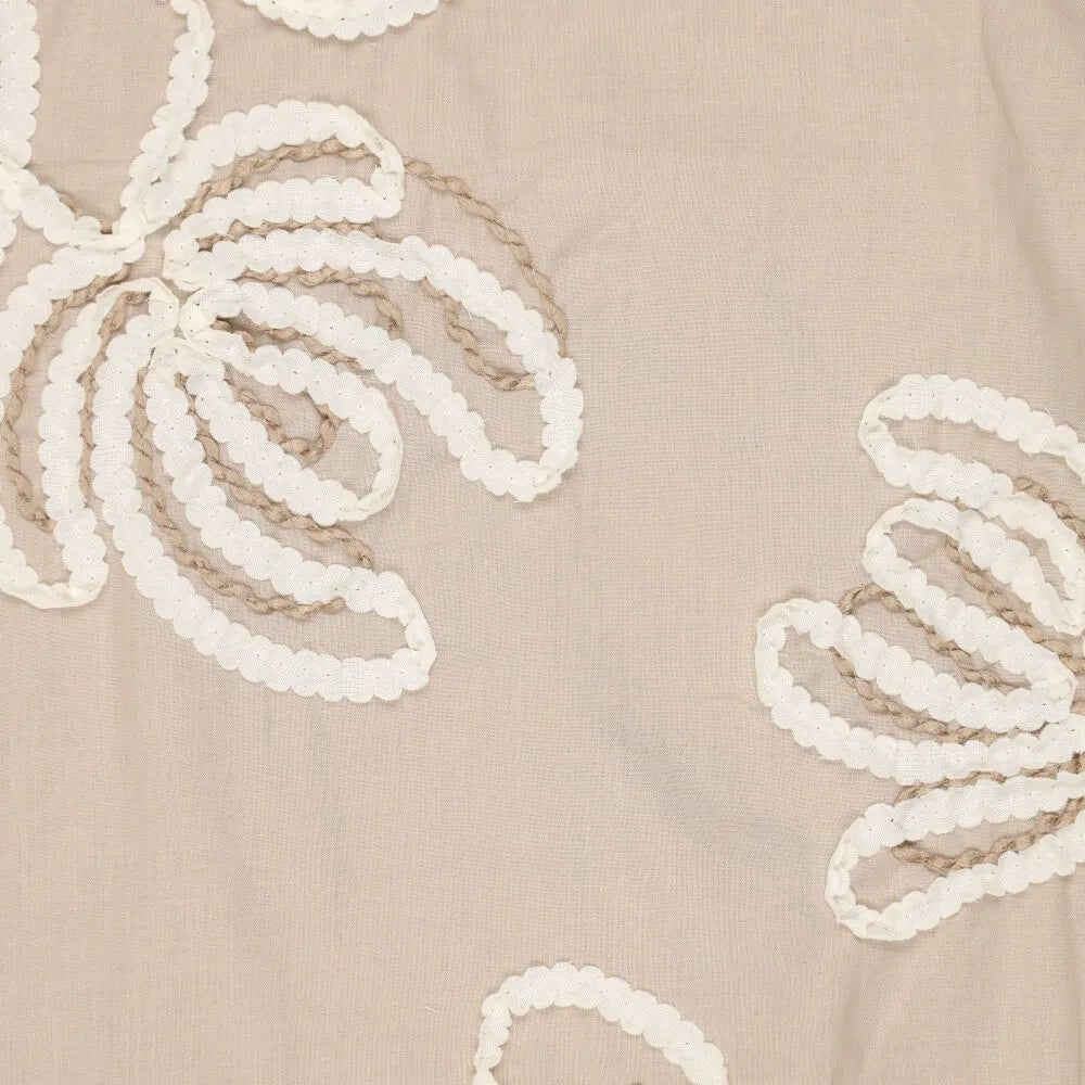 Image of embroidered cotton fabric with a floral pattern, natural tone, 150 g/m² – available at Šarlotes audumi