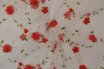 Tissu tulle brodé à fleurs - rouge | 150 cm, 70 g/m² – disponible chez Šarlotes audumi