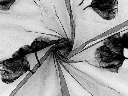 Image of embroidered tulle with ginkgo 29 g/m² – available at Šarlotes audumi