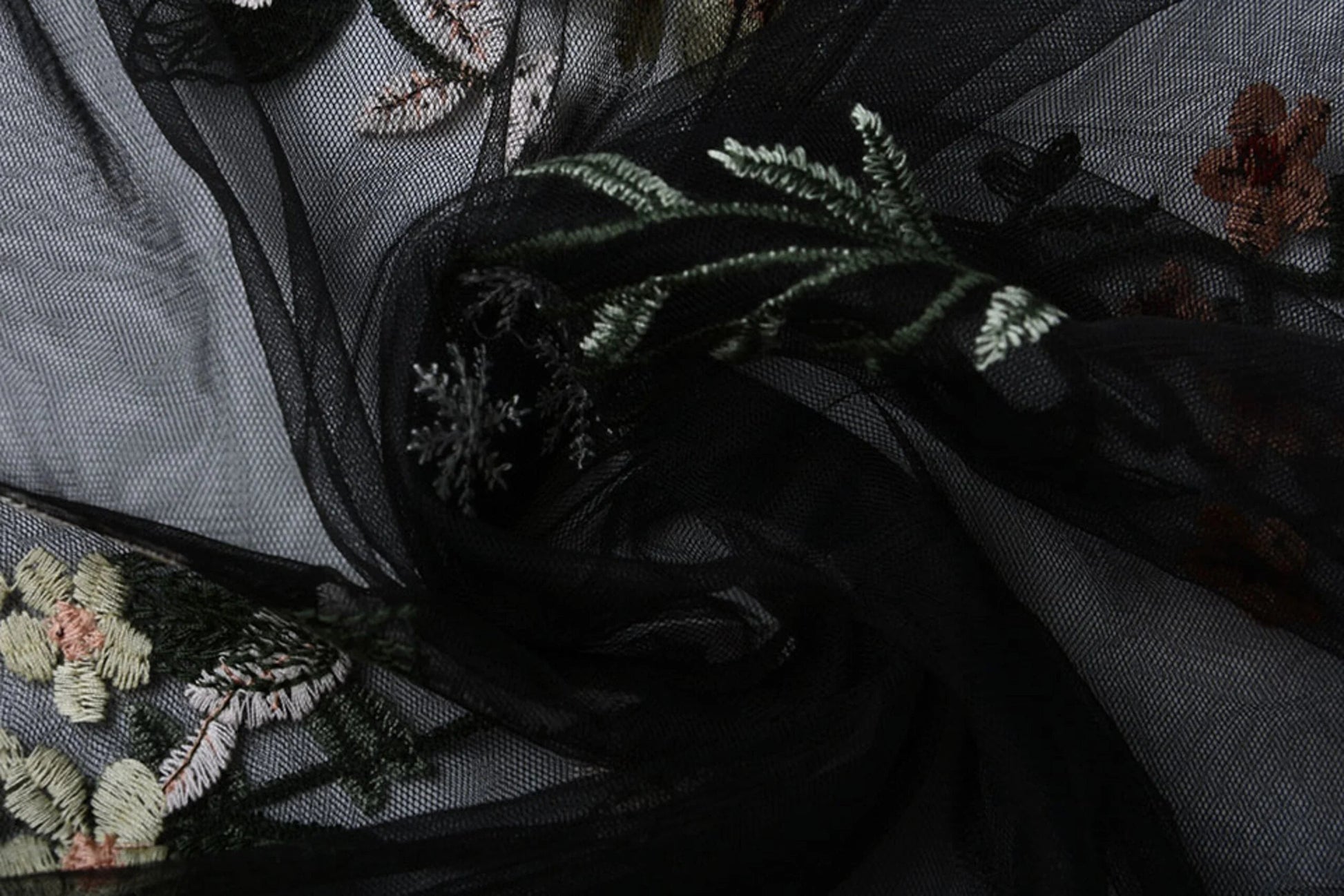 Image of embroidered tulle with flowers 100 - 150 g/m² – available at Šarlotes audumi