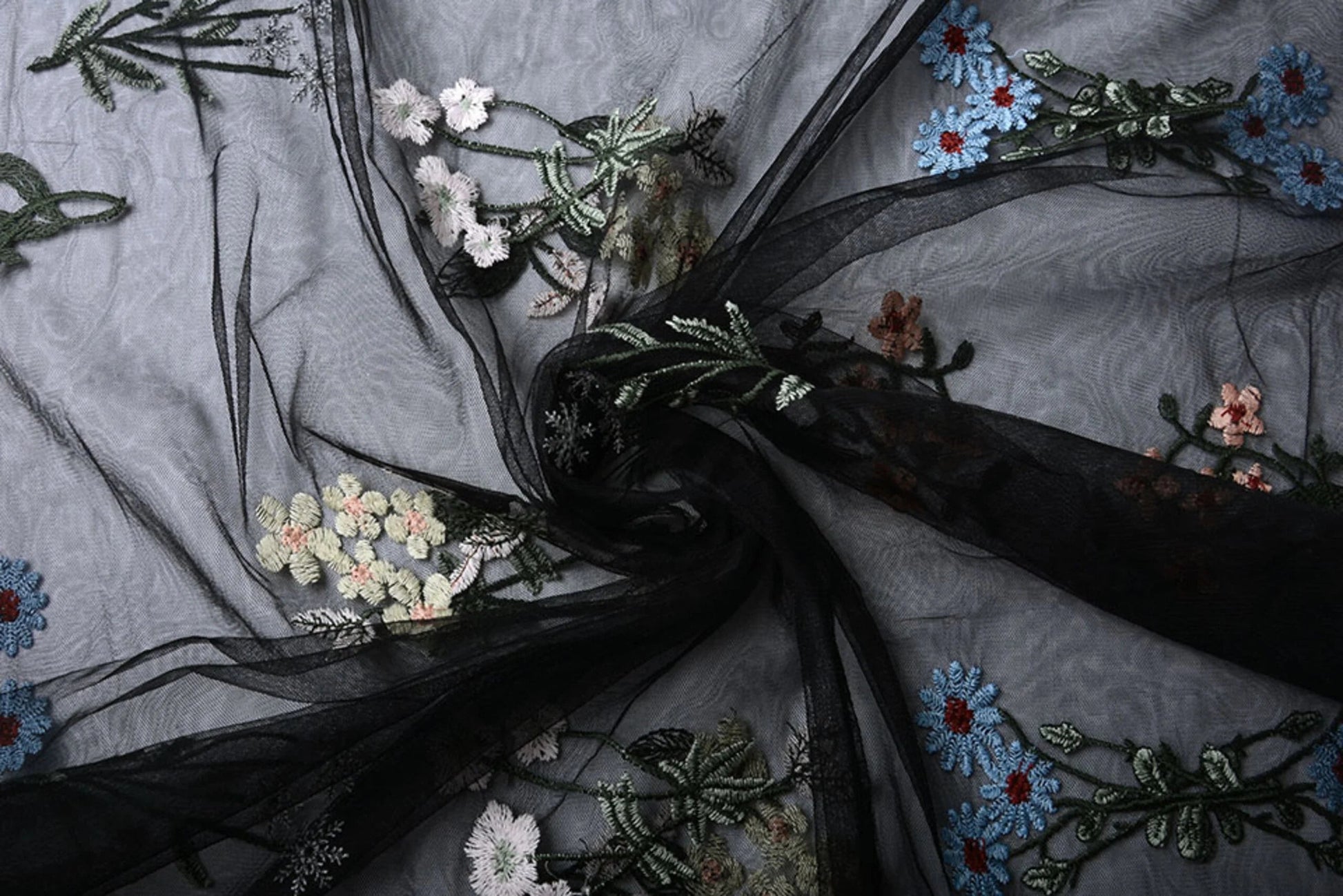 Image of embroidered tulle with flowers 100 - 150 g/m² – available at Šarlotes audumi