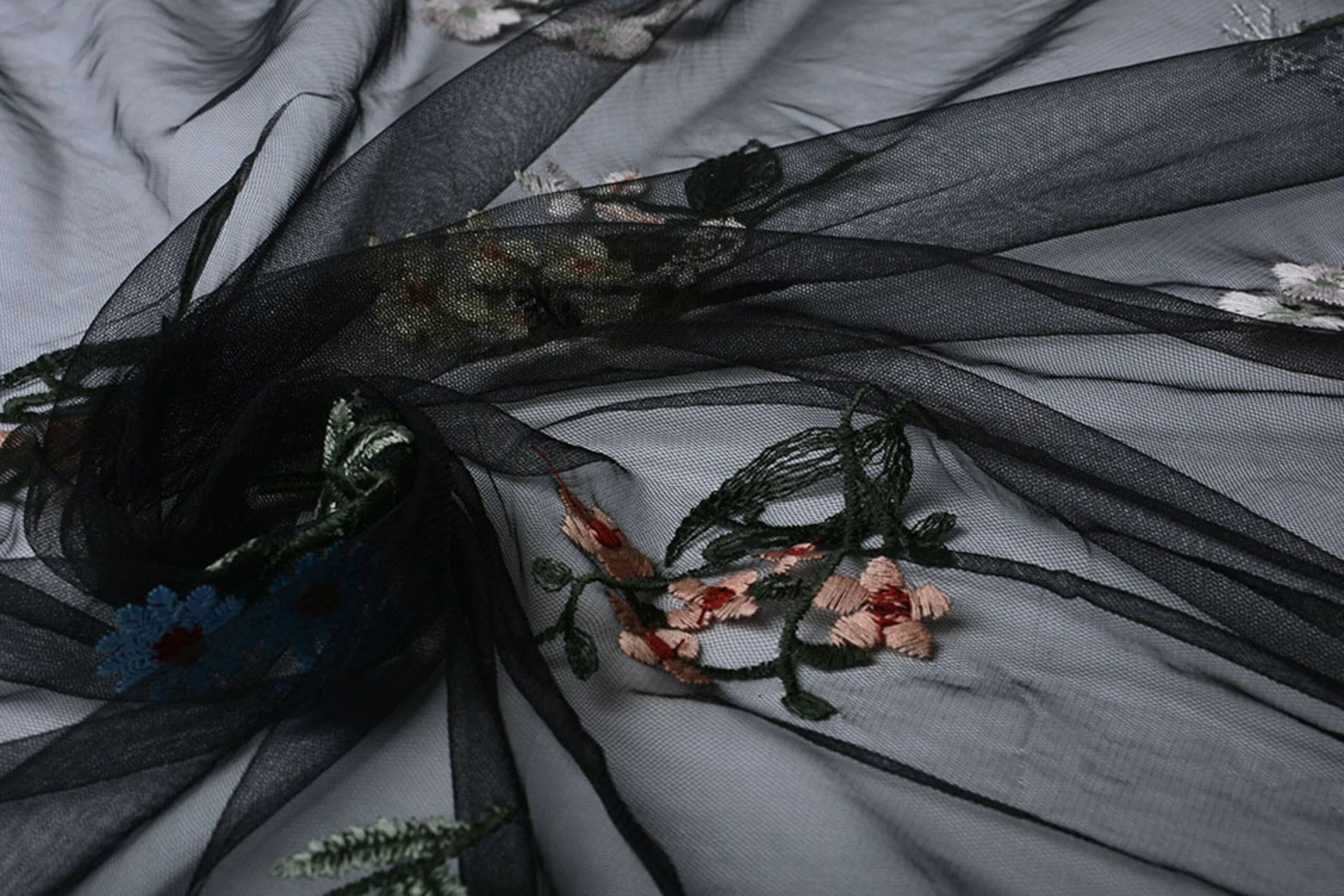 Image of embroidered tulle with flowers 100 - 150 g/m² – available at Šarlotes audumi