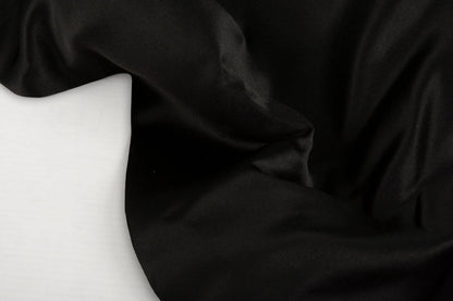 Satin pour robes de mariée - noir 170 g/m²