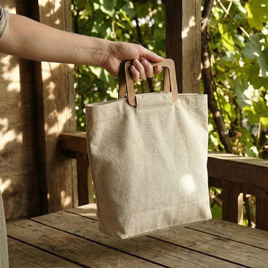 Bild mit Holzgriff für Tasche 11 × 15 cm – erhältlich bei Šarlotes audumi