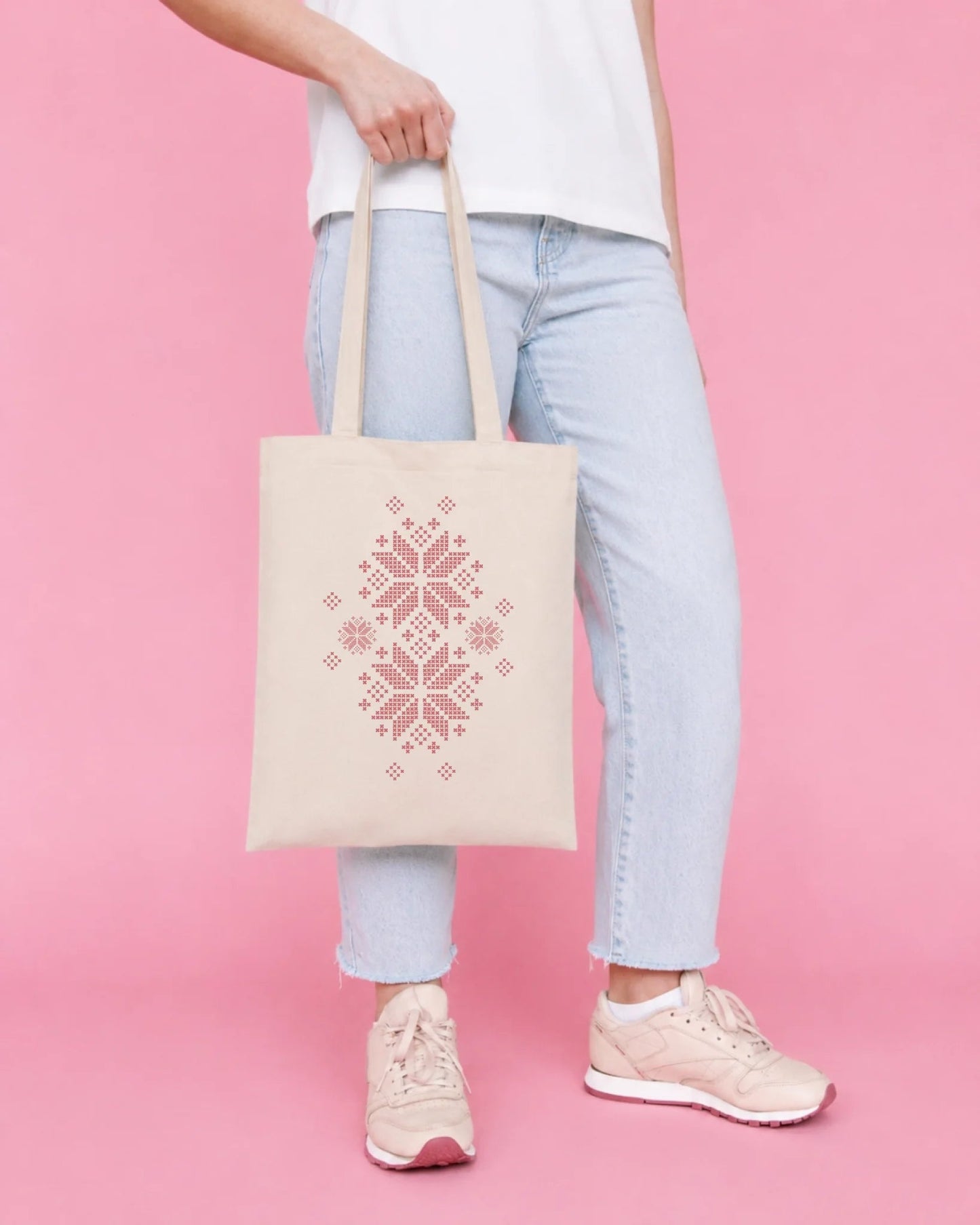 txt
Image d’un sac en coton "Bordo auseklis" – disponible en ligne chez Šarlotes audumi