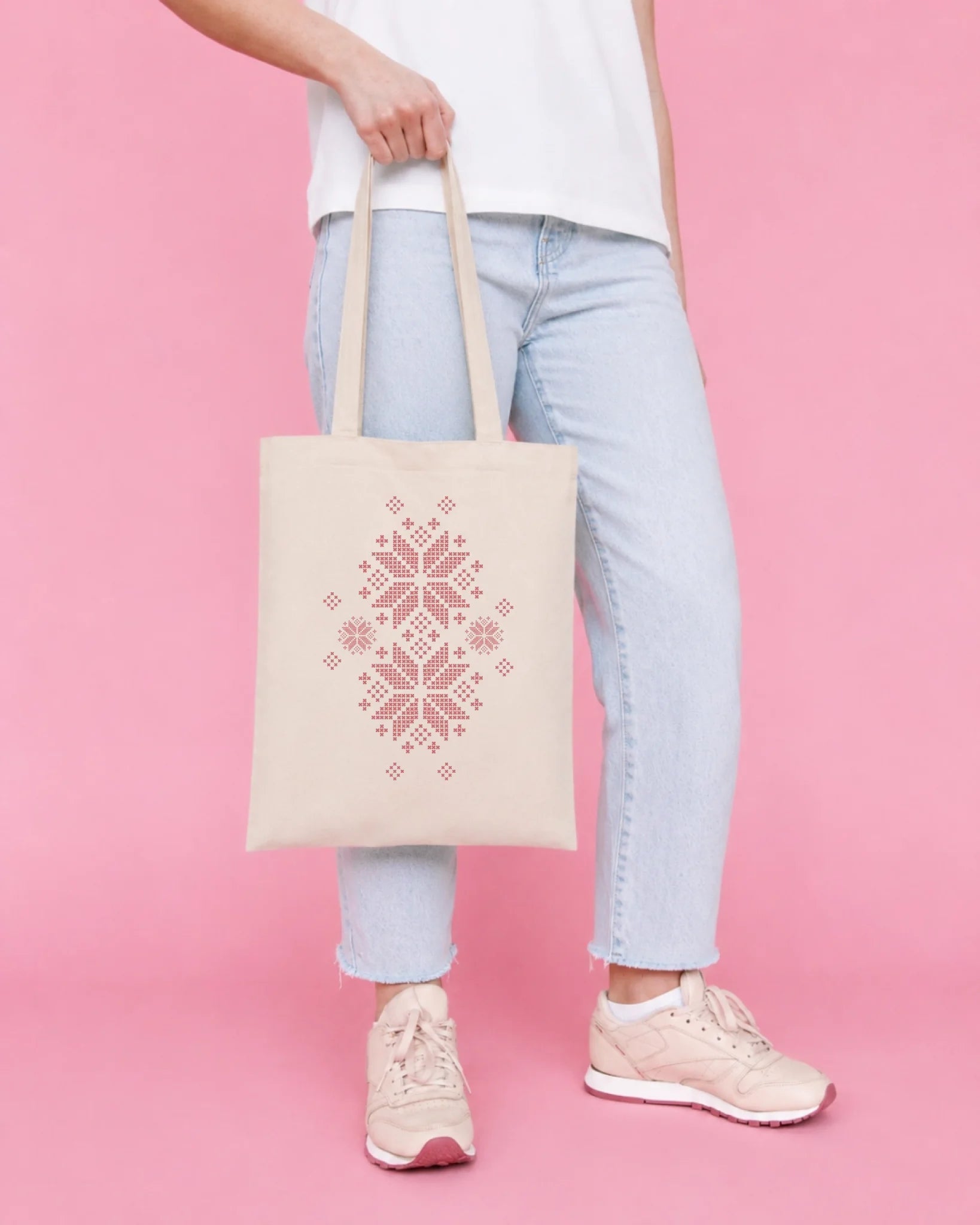 txt
Image d’un sac en coton "Bordo auseklis" – disponible en ligne chez Šarlotes audumi