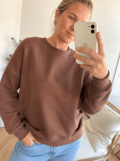 alt
Image en jersey bouclé en coton brun chocolat au lait 230 g/m² – disponible en ligne chez Šarlotes audumi