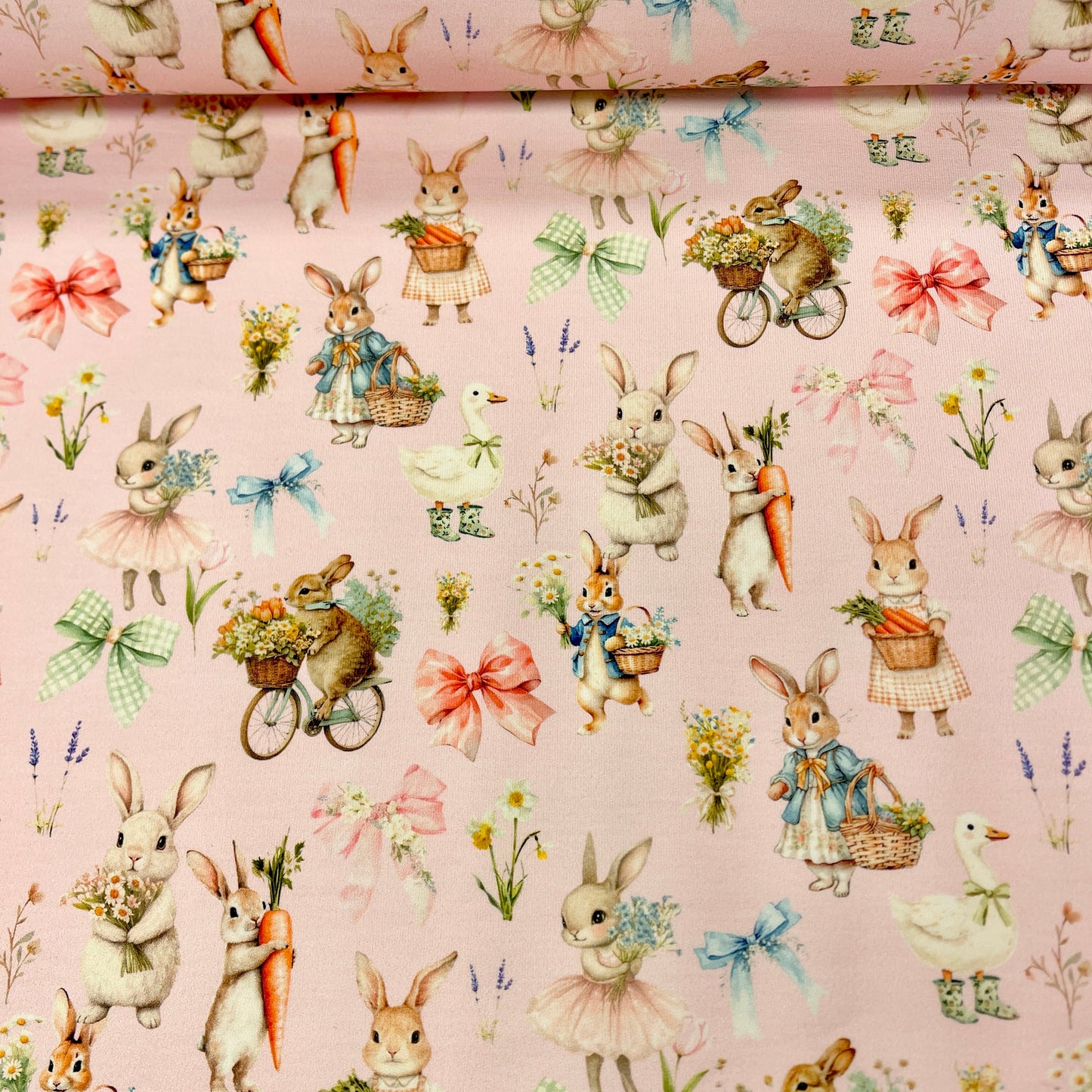 alt
Image with cotton loopback knit fabric - bunnies on a pink background 250 g/m² – available at Charlotte's fabrics