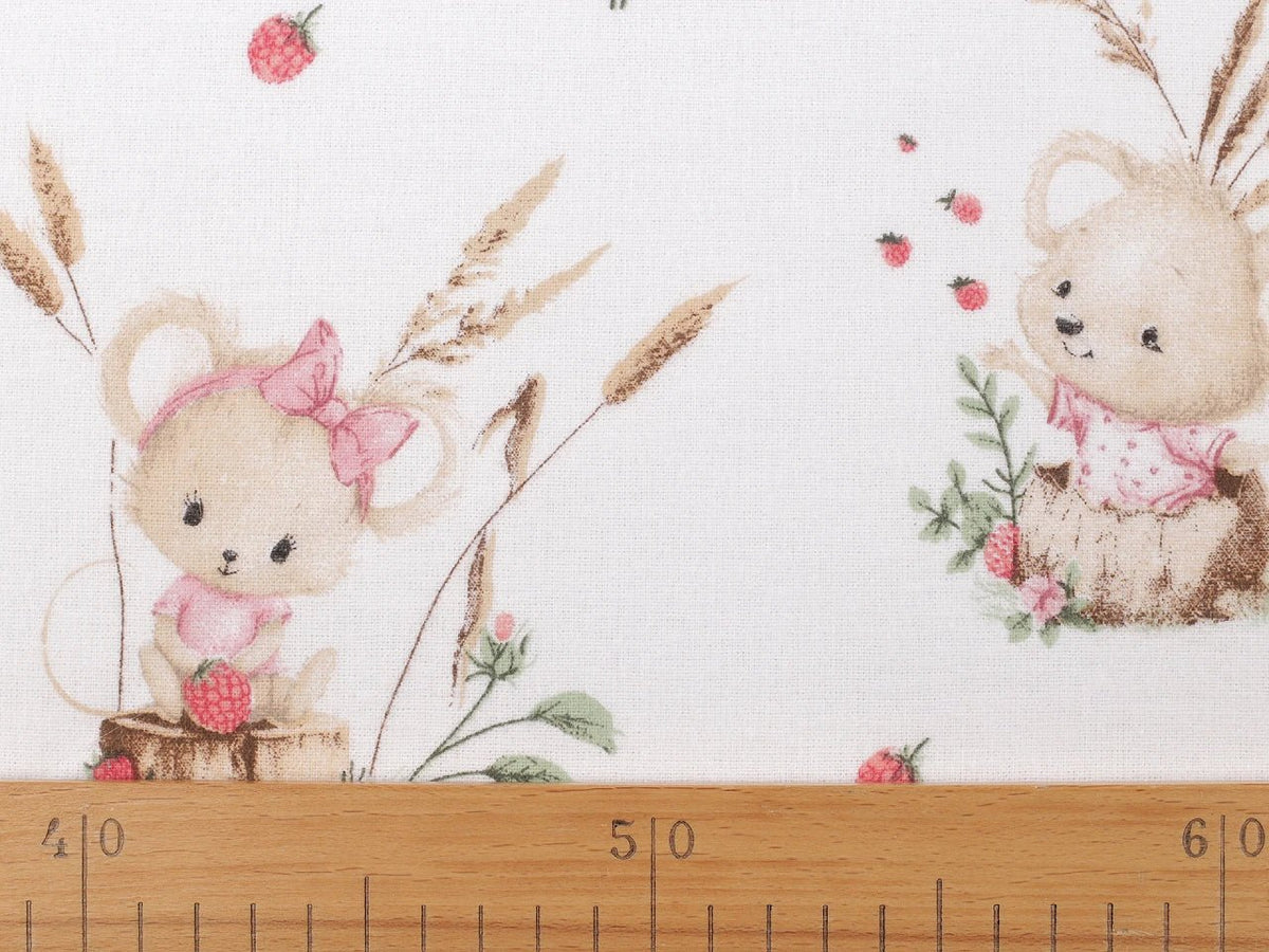 Cotton flannel with little mice and wild strawberries – 100% cotton – available online at Šarlotes audumi