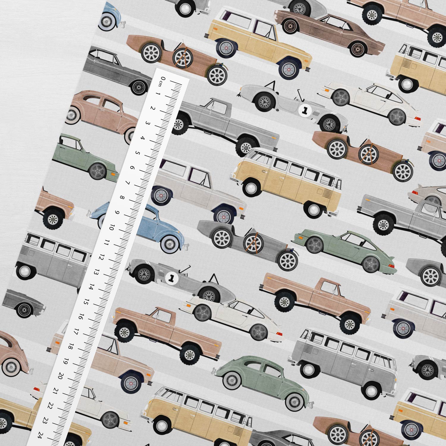 Image de jersey en coton - voitures en tons gris clair 200 g/m² – disponible chez Šarlotes audumi