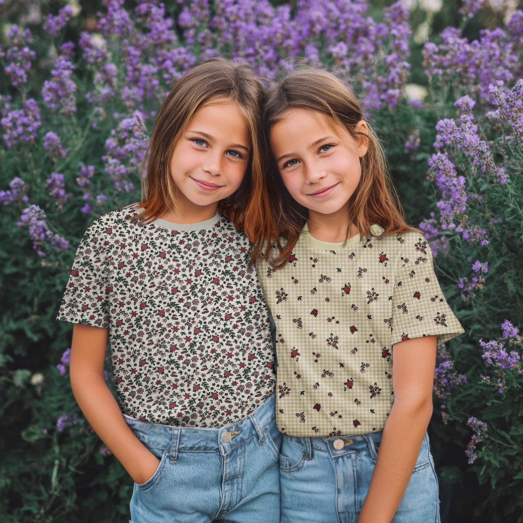 Image of cotton jersey - tiny flowers on a checkered background 220 g/m² (GOTS certified) – available at Charlotte's Fabrics