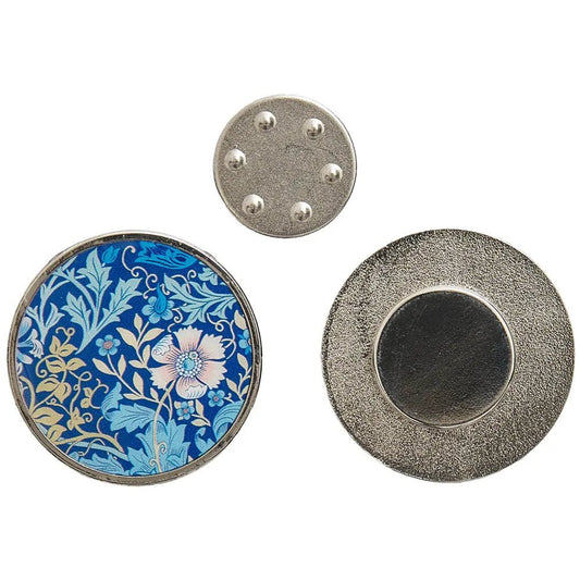 Image of a magnetic needle holder for embroidery with a floral pattern by Hobby Gift – available at Charlotte Fabrics