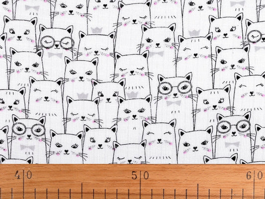 Image with gauze fabric cat – available online at Charlotte's Fabrics