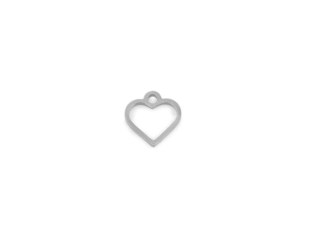 Image with a metal heart pendant | various shades – available at Šarlotes audumi
