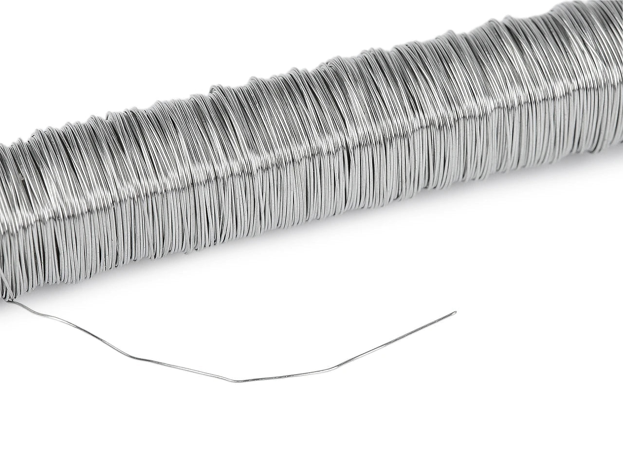 Image with metal wire Ø0.3 mm – 25g – available at Charlotte Fabrics