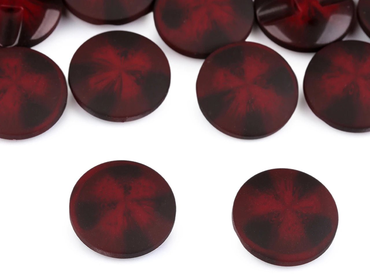 Image de boutons pour manteaux et vestes à effet velours | 21 mm, 25 mm, 30 mm| rouges – disponible chez Šarlotes audumi