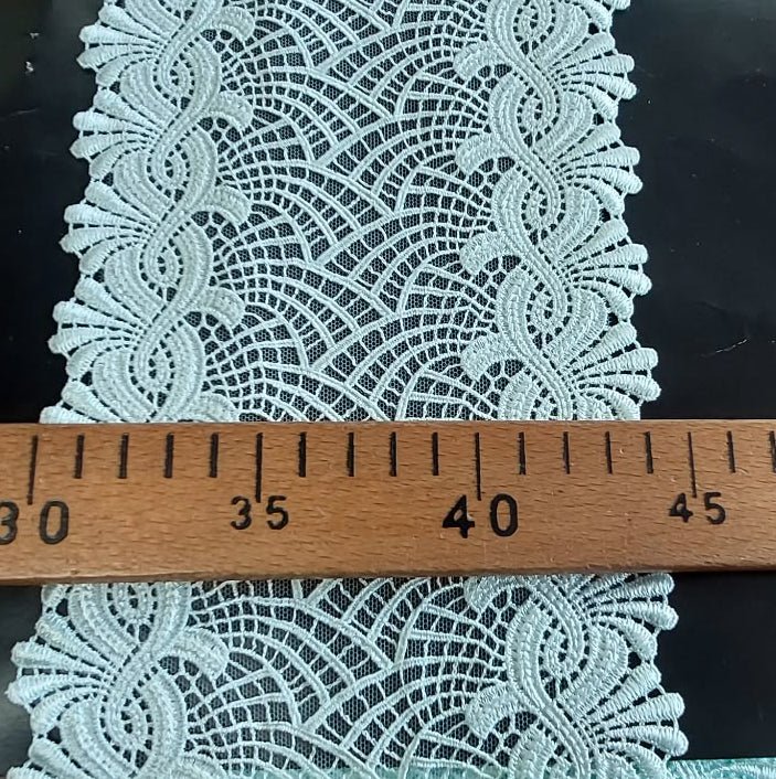 Image of Mežģīne 15 cm-mint – available online at Šarlotes audumi