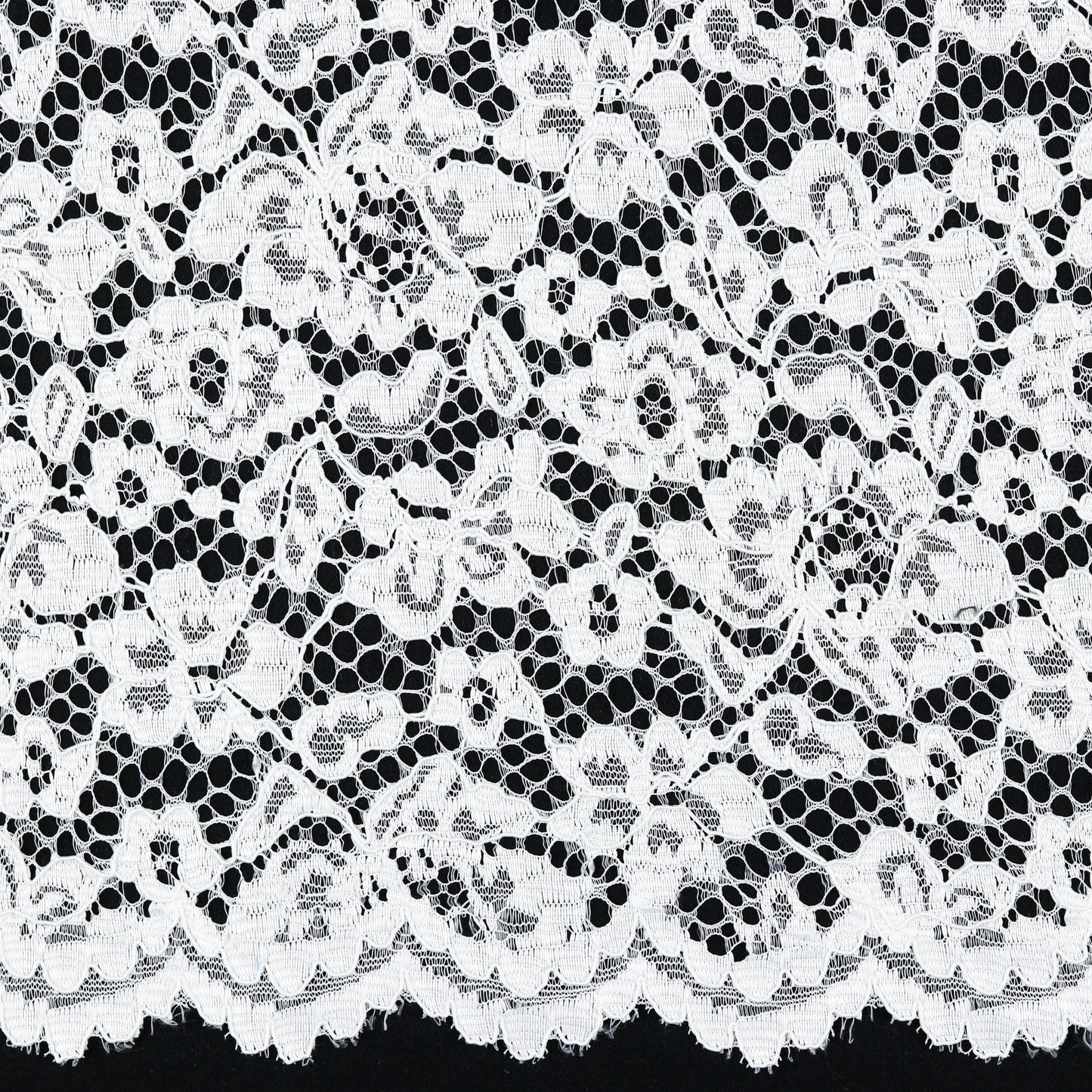 Mežģīņu audums - balts 130 g/m²
