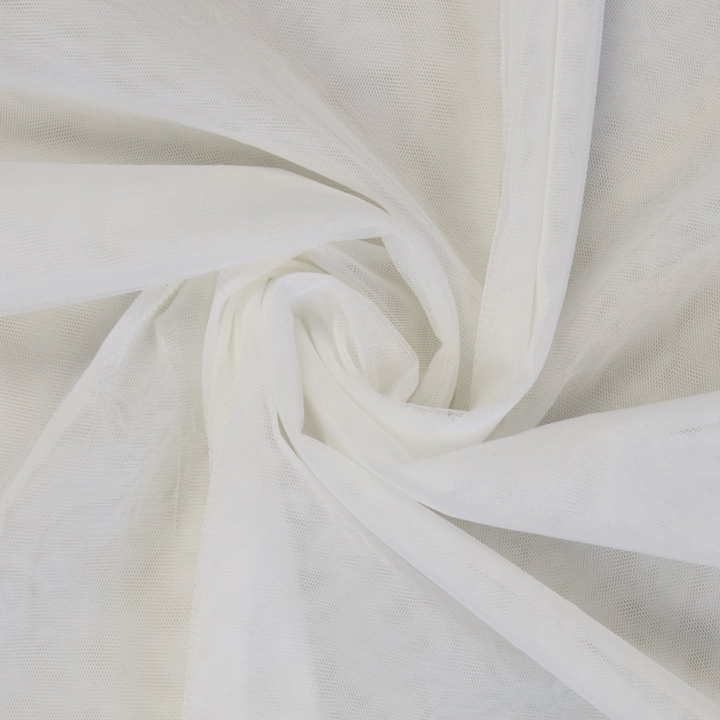 Image de tulle blanc doux – disponible en ligne chez Šarlotes audumi