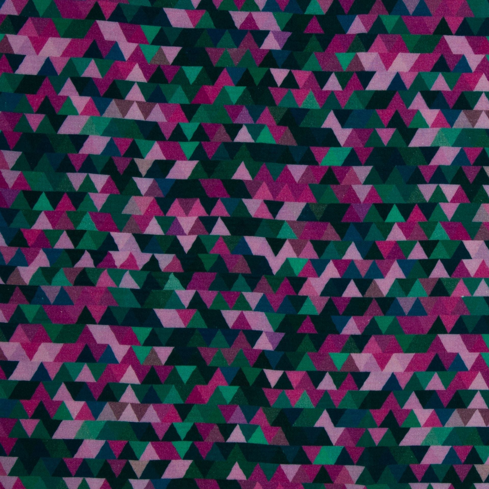 Image of Muslin - colorful triangles 130 g/m² – available at Šarlotes audumi