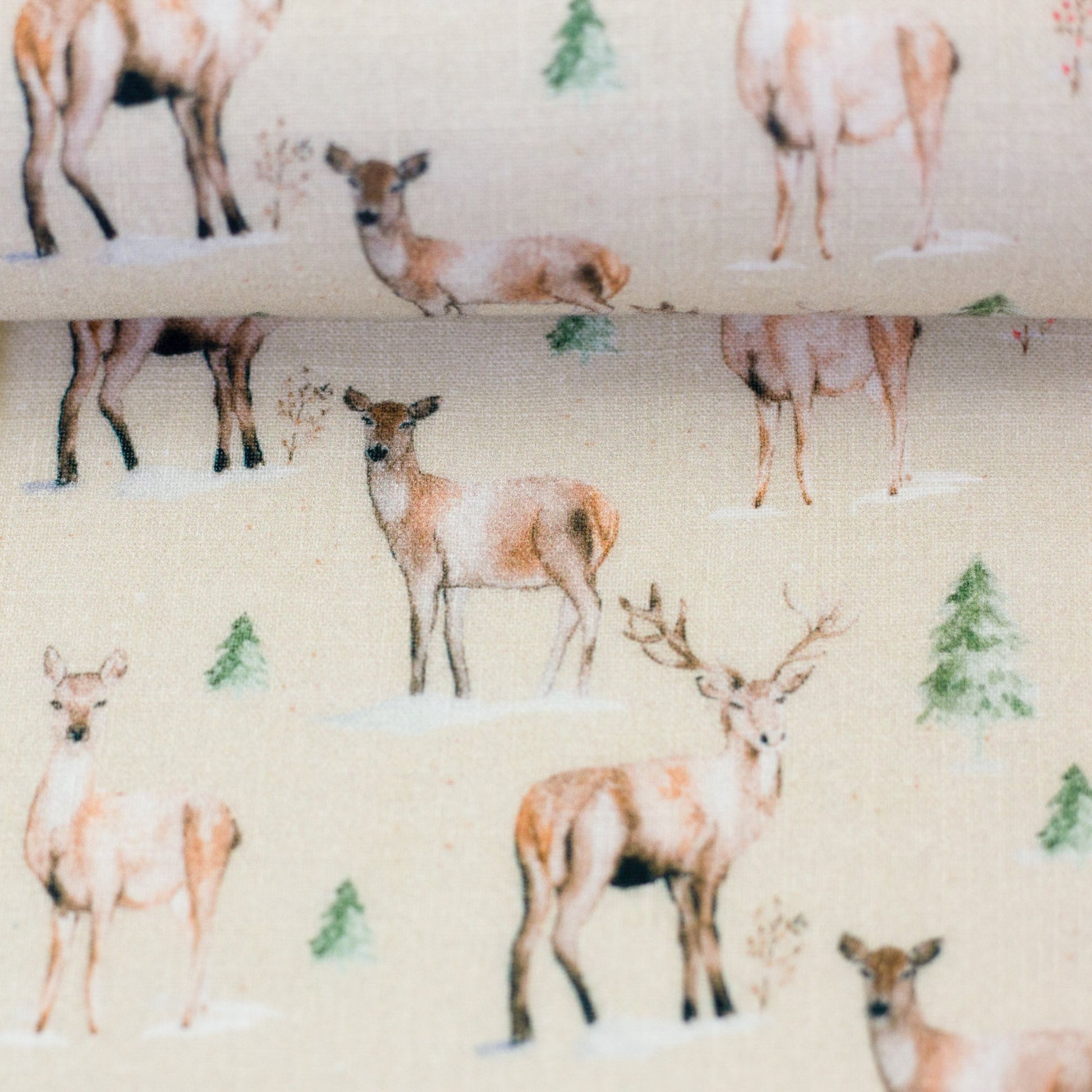 Image de mousseline - faon et sapin 130 g/m² – disponible chez Šarlotes audumi