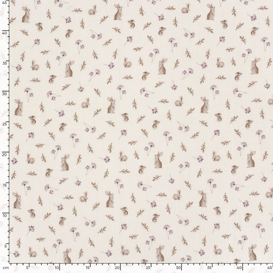 Image en mousseline - lapins et fleurs sur fond blanc lait 130 g/m² – disponible chez Šarlotes audumi