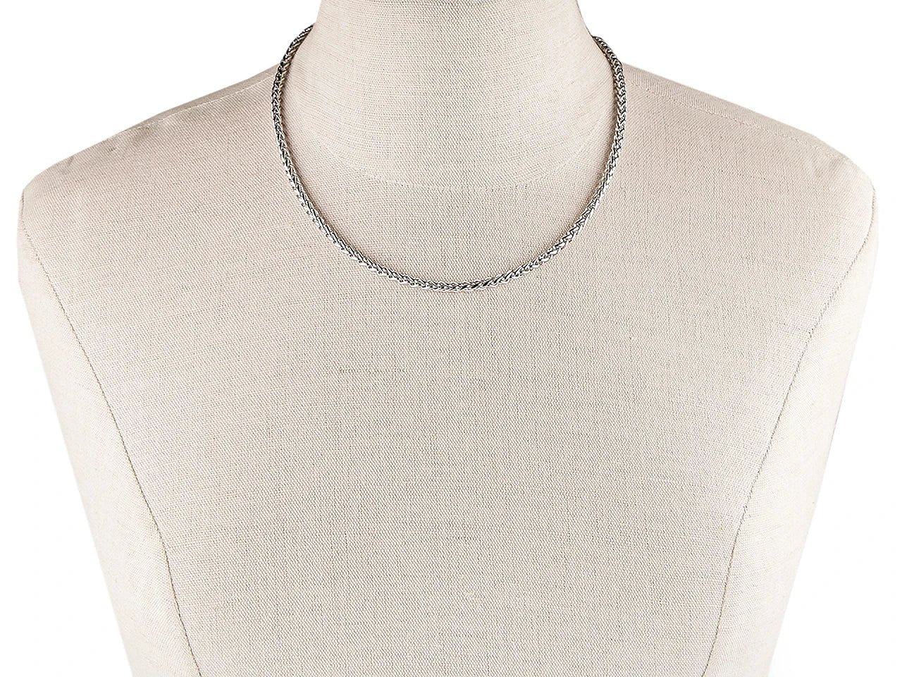 Chaîne en acier inoxydable couleur argent, 45 cm – disponible chez Šarlotes audumi