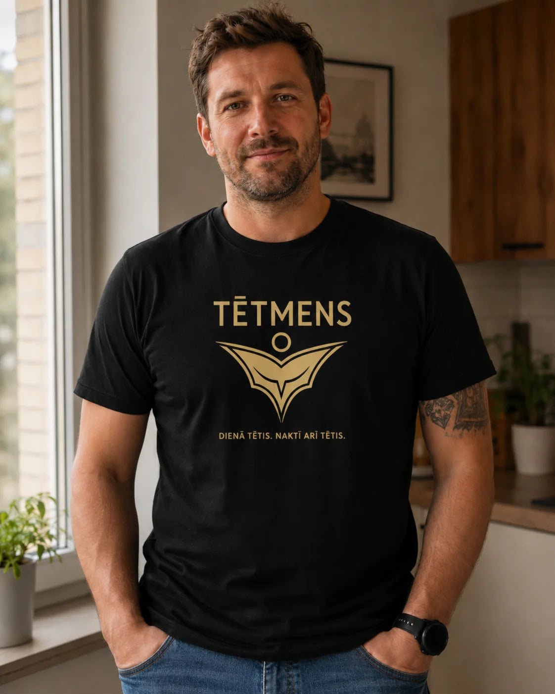 Image du t-shirt en coton biologique "TĒTMENS" – disponible en ligne chez les tissus de Charlotte