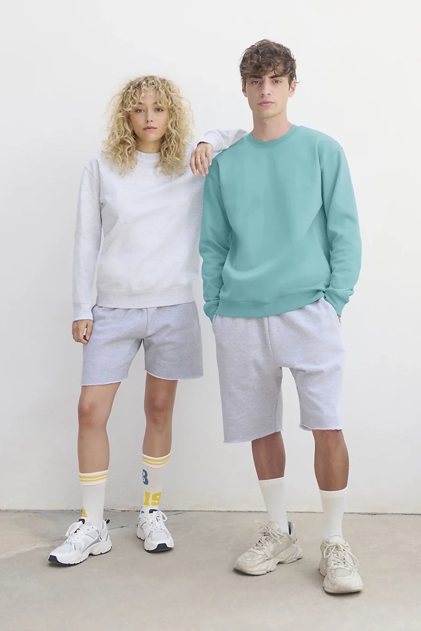 Pull personnalisé avec texte – disponible en ligne Šarlotes audumi