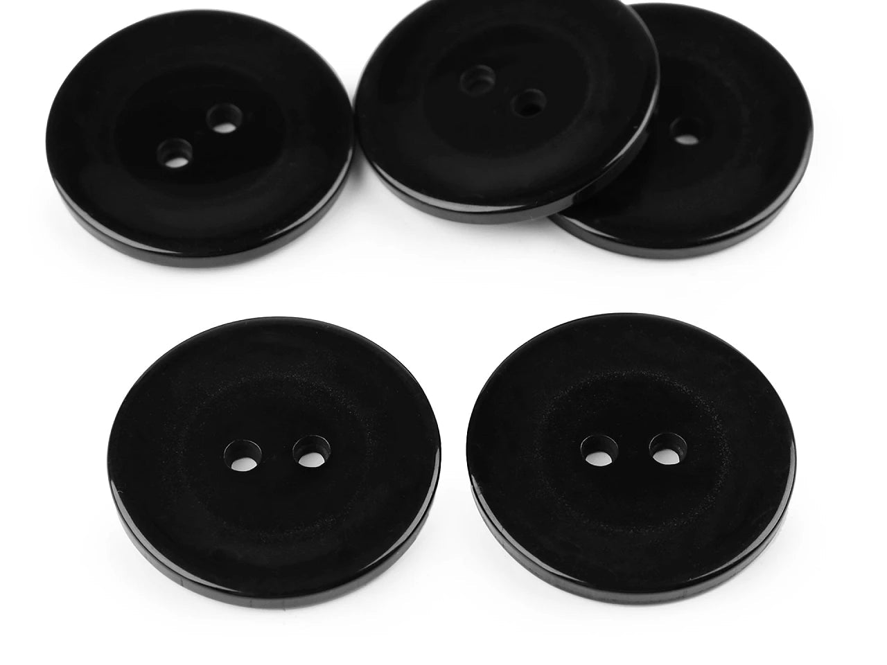 Image de boutons en plastique 35 mm - noirs – disponibles chez Šarlotes audumi