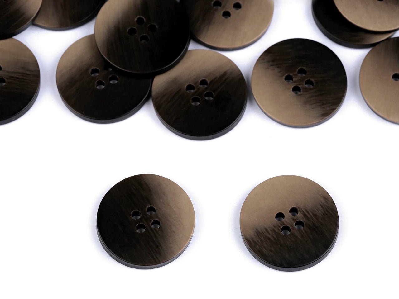 Image de boutons avec effet ombré, design élégant à dégradé de couleurs, Ø 21 mm - 28 mm – disponible chez Šarlotes audumi