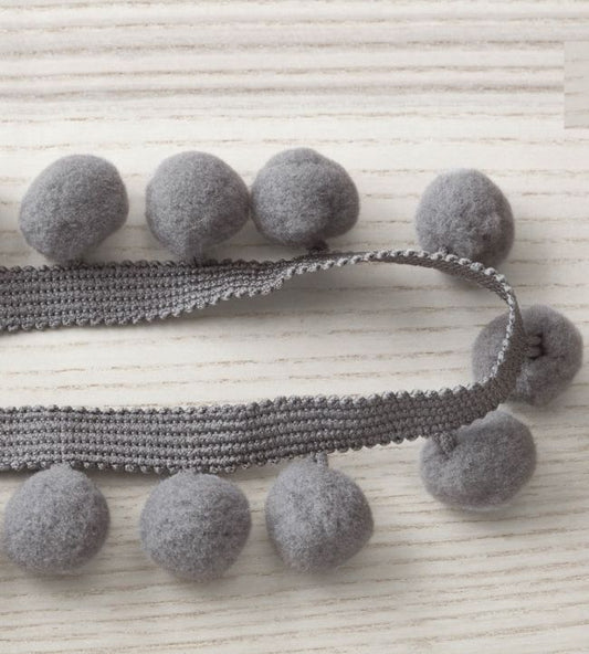 Pom Pom lenta - 38 mm pelēka