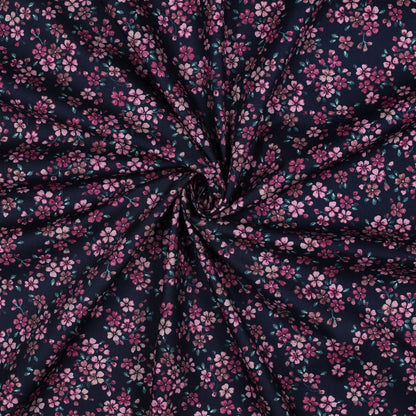 Image du tissu Premium 100 % coton - petits fleurettes 110 g/m² – disponible chez Šarlotes audumi
