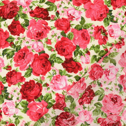 Image of premium 100% cotton fabric - roses, available online at Šarlotes audumi