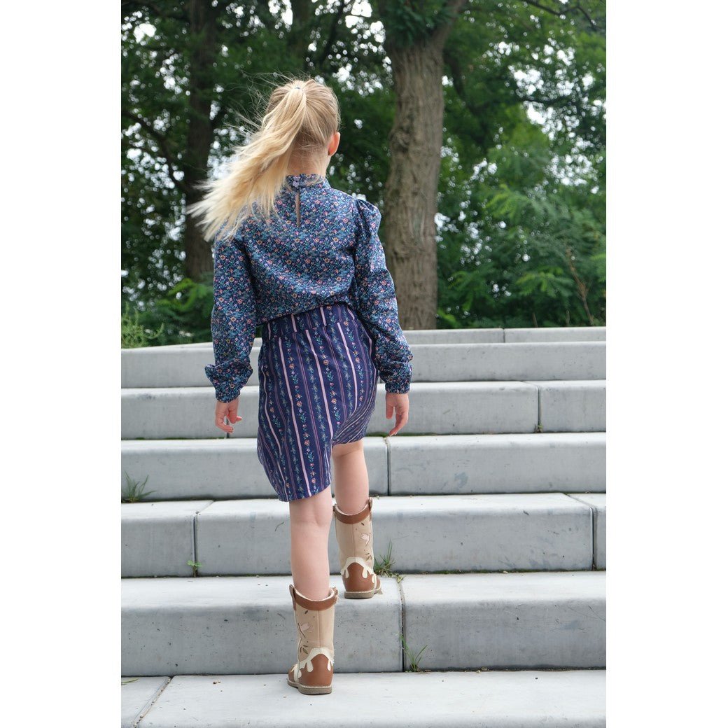 Image of Premium 100% cotton fabric with delicate flowers on dark blue – available online at Šarlotes audumi