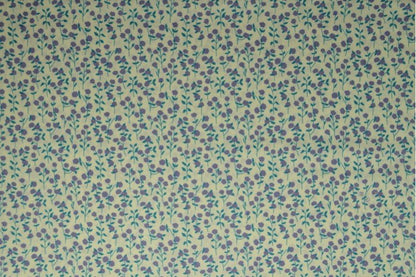 Premium 100% cotton fabric - delicate lilac floral motif 110 g/m²