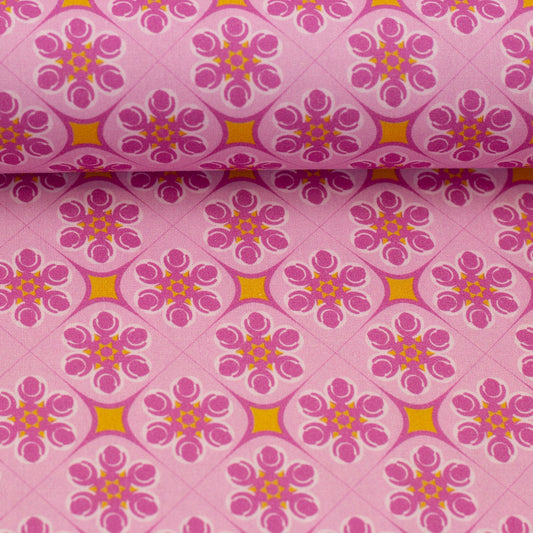 Image avec tissu en coton premium - mosaïque florale rétro dans des tons roses 130 g/m² – disponible chez Šarlotes audumi
