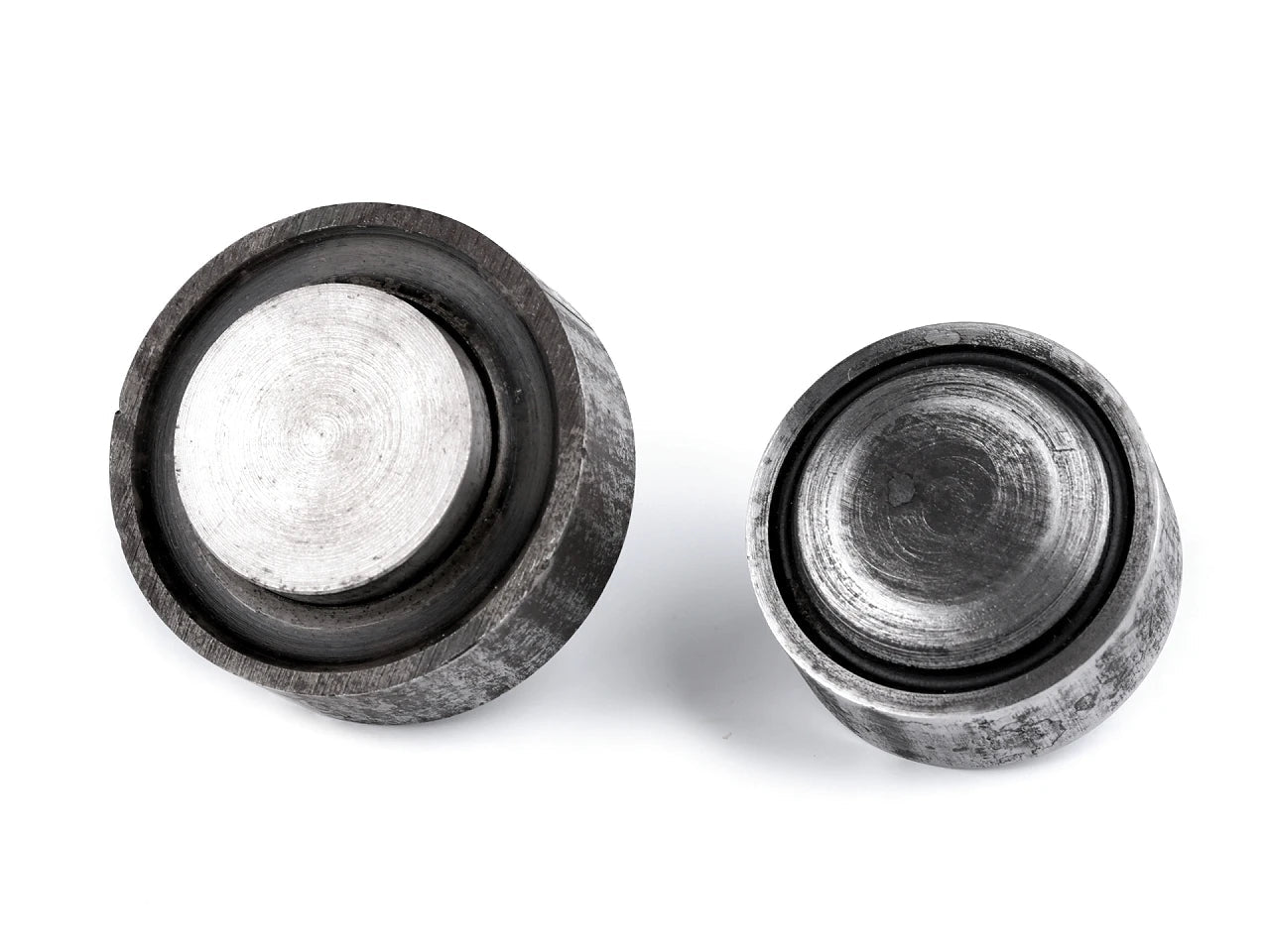 Bild mit Presesaufsatz für Ösen, Lüfter Ø35 mm – erhältlich bei Šarlotes audumi