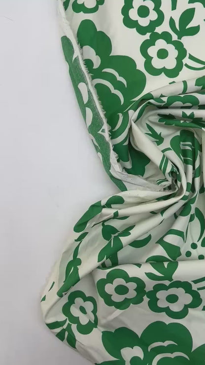 Italienischer bedruckter Baumwollstoff für Hemden – grüne Blüten | 98% Baumwolle, 2% Elasthan | 115 g/m² | 151 cm